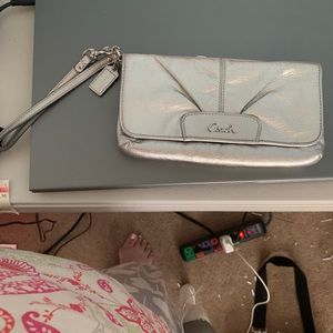 Wristlet bag